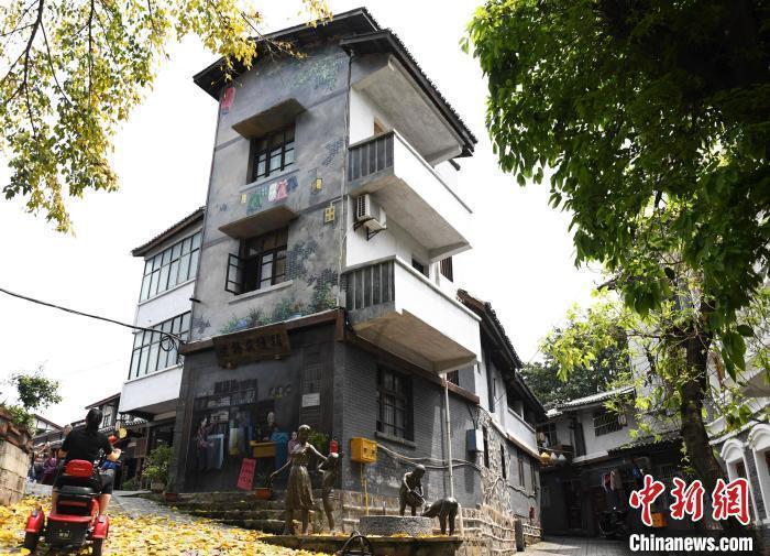 迷路的可爱女宝宝